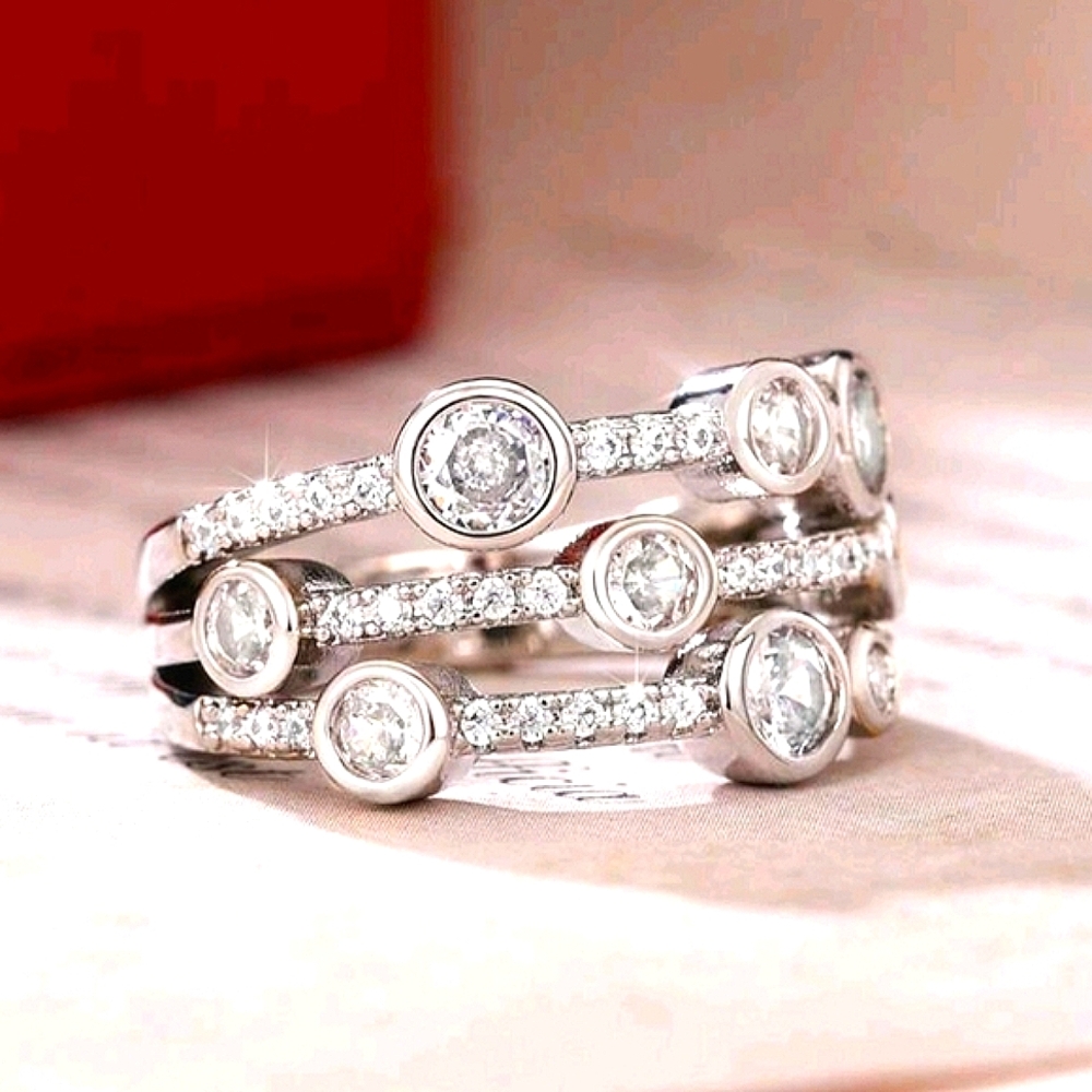 Size 8 silver and zirconia statement ring; NWOT - Picture 3 of 8